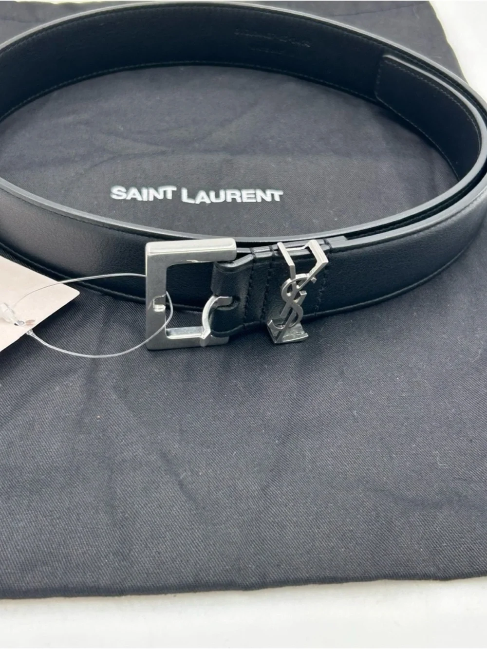 Women's Saint Laurent Ysl Cassandre, smooth leather belt size 65 cm/26 inches
